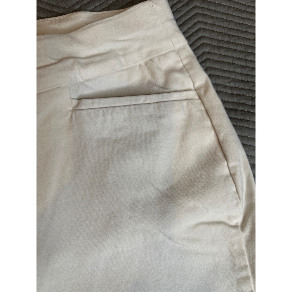 Chicos White Pull On Ankle Pants Straight Leg Side Vent Size 0.5 US 6 - Picture 4 of 10